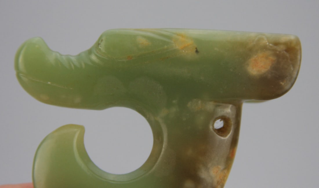 Chinese Carved Green and Russet Jade Arachaic Dragon Hook - 7