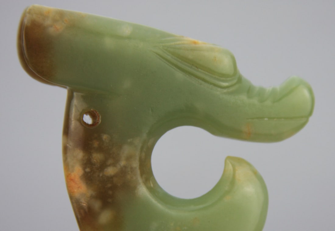 Chinese Carved Green and Russet Jade Arachaic Dragon Hook - 8