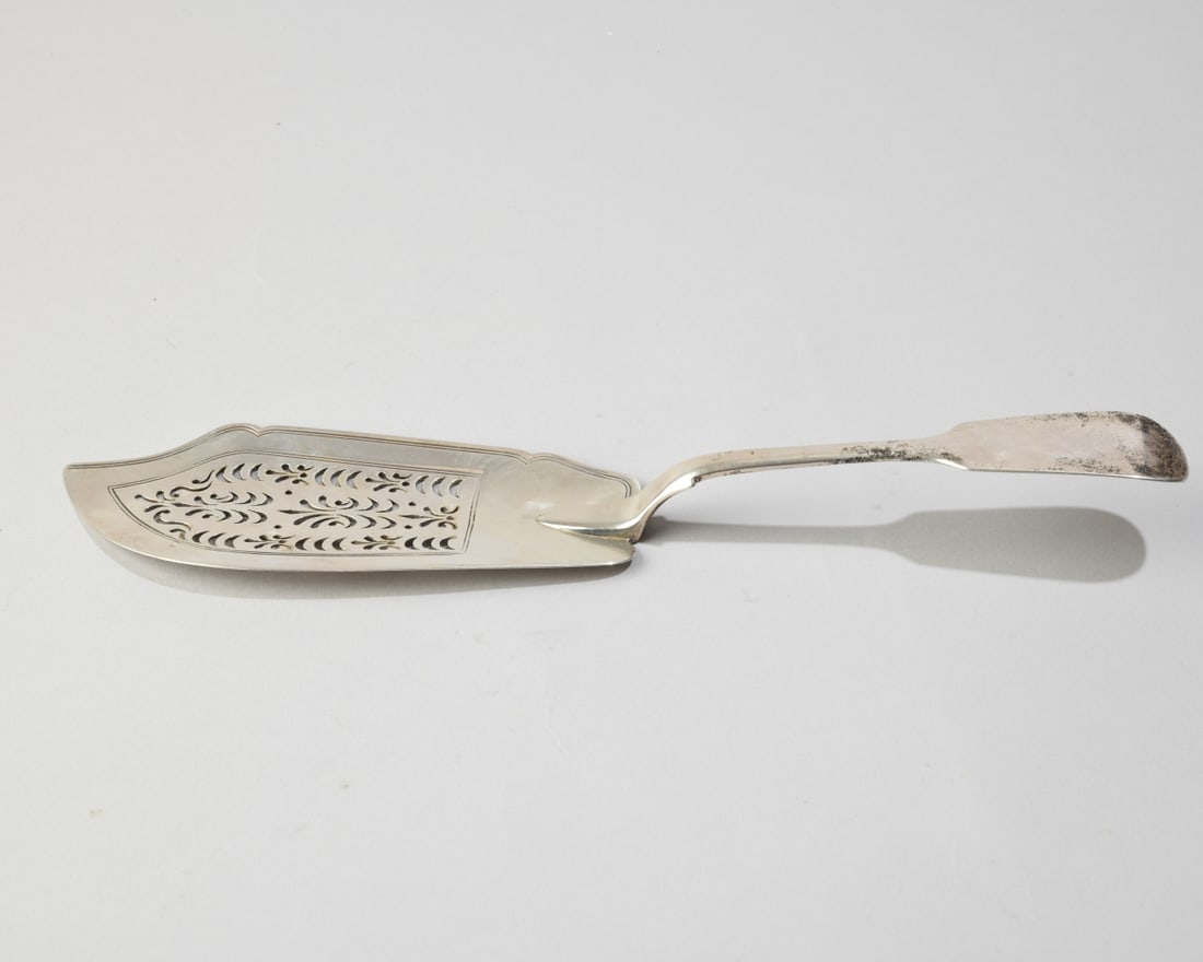 Victorian Sterling Silver Server - 4
