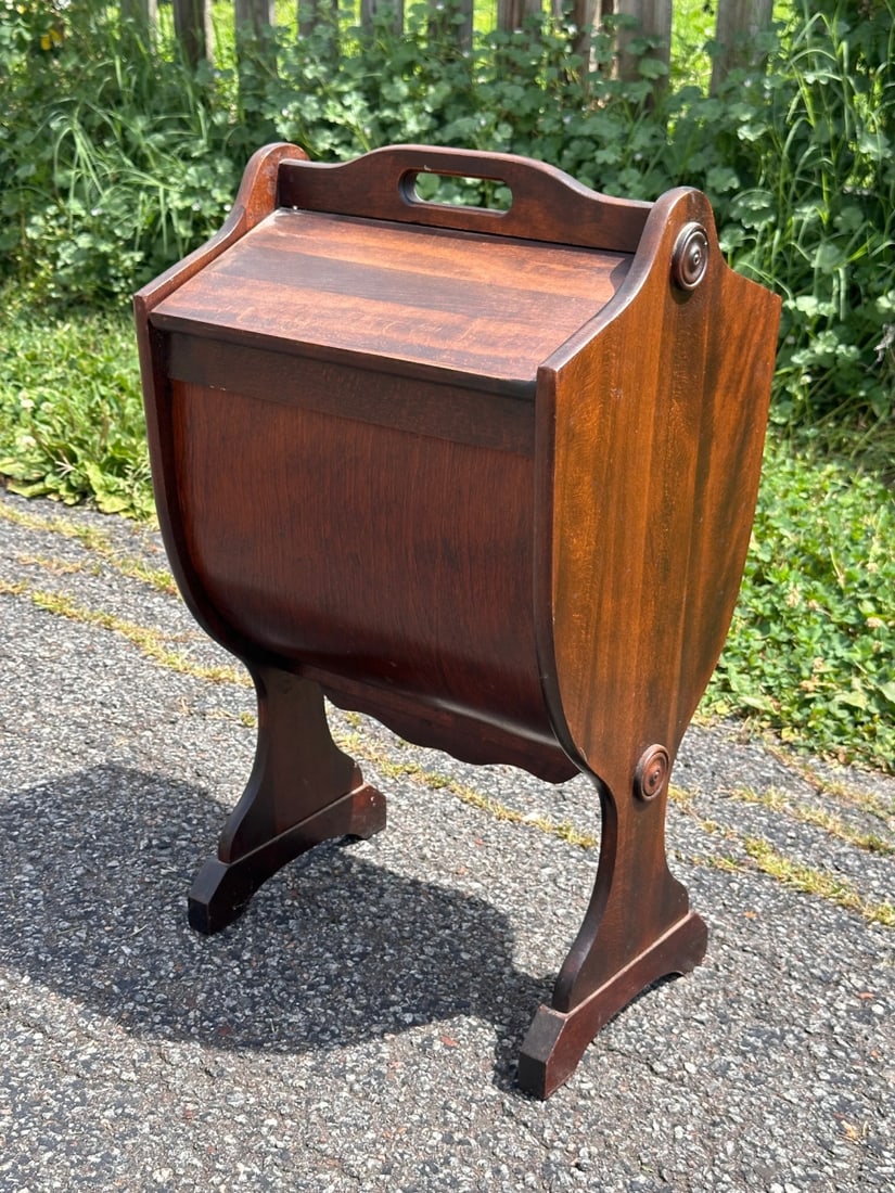Vintage Sewing Stand - 2