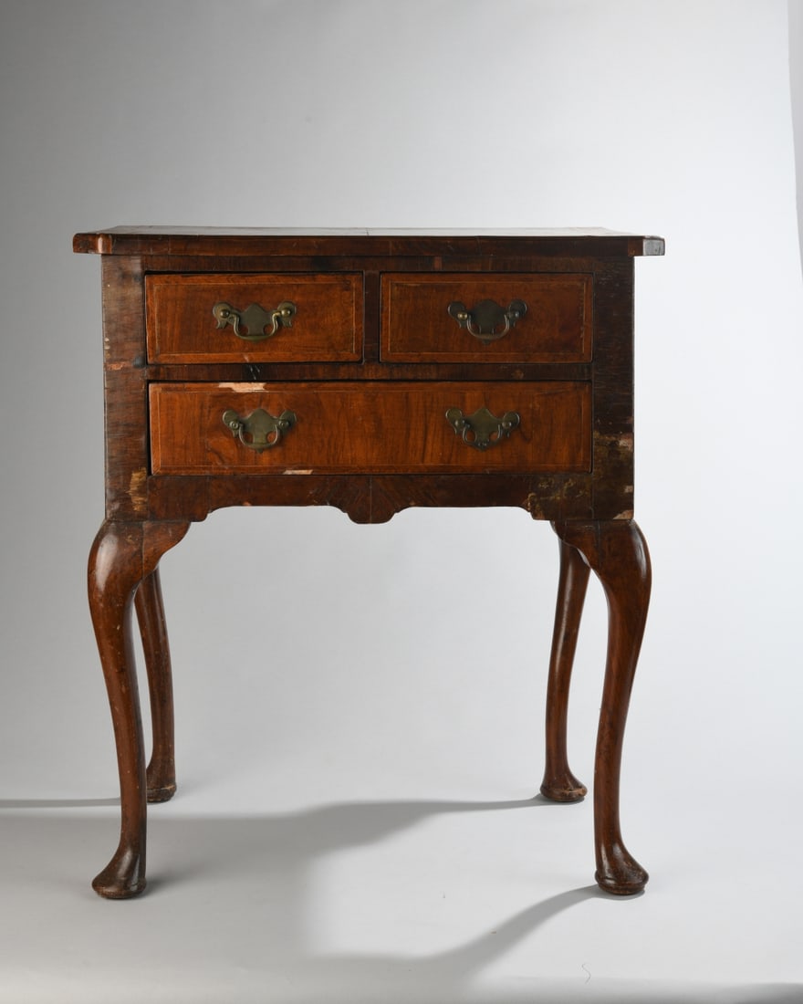 18th C. Queen Anne Walnut Lowboy - 2