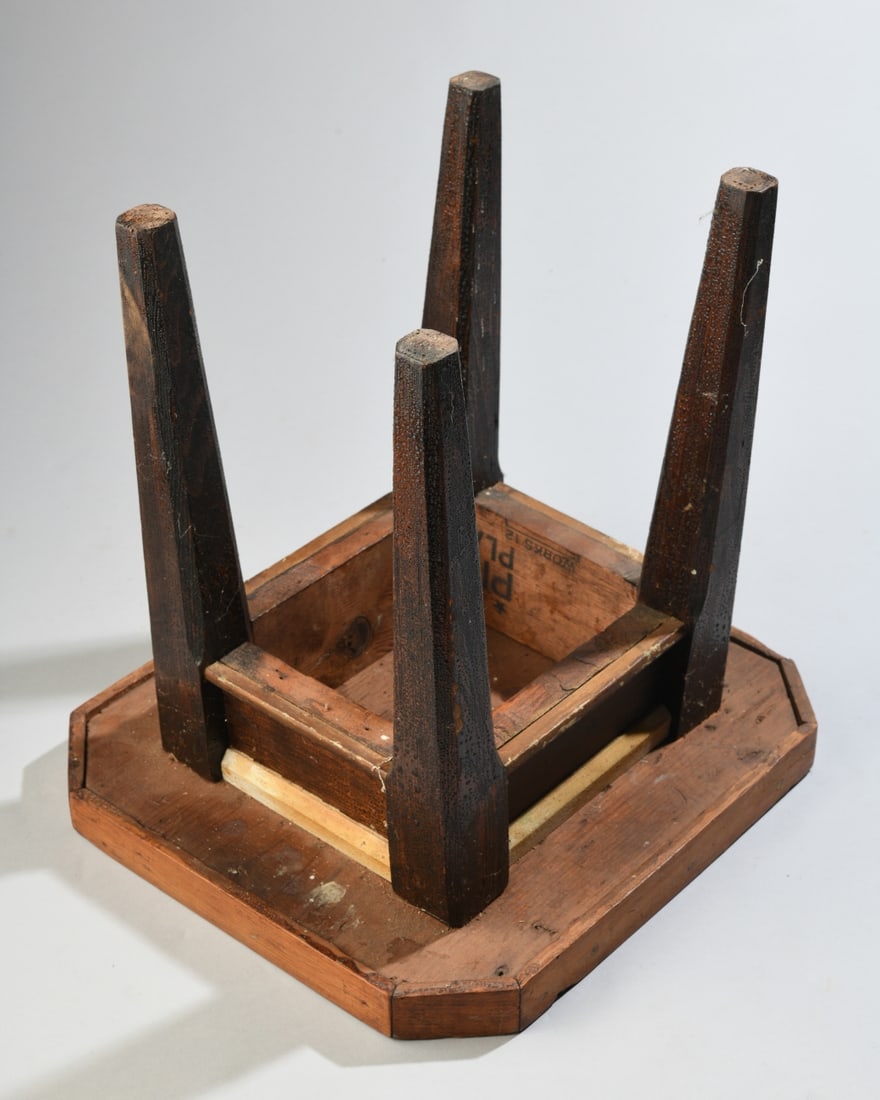 Folk Art Stand - 7