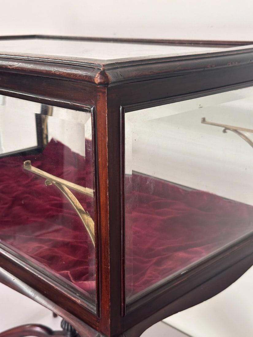 20th C. Display Cabinet - 4
