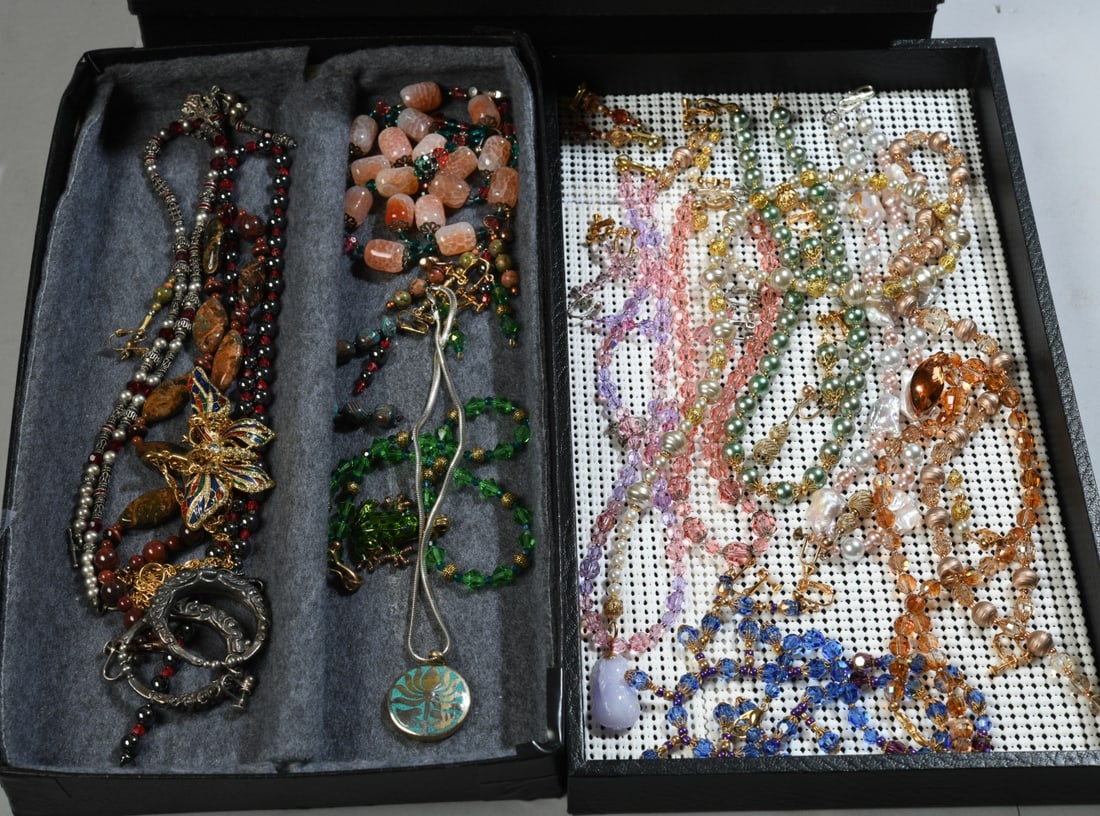 Mixed Grouping Costume Jewelry (1 of 10)