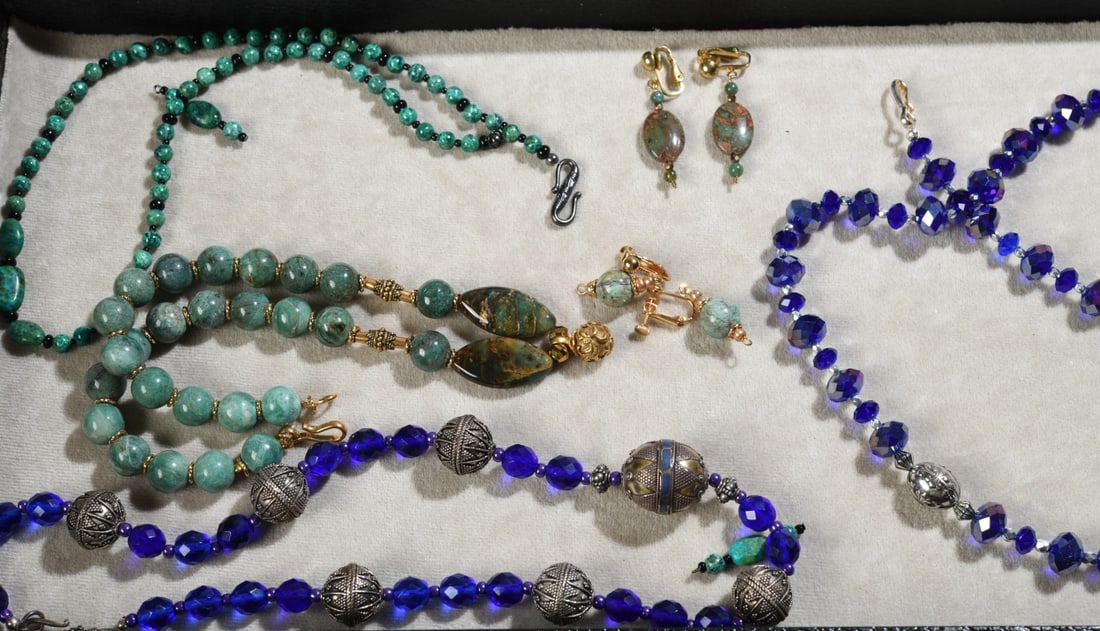 Mixed Grouping Costume Jewelry (1 of 17)