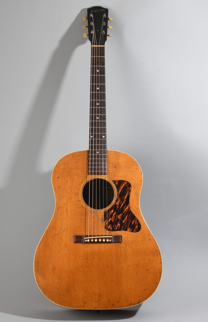 Pre-War Gibson J-35 Acoustic Guitar (1 of 10)