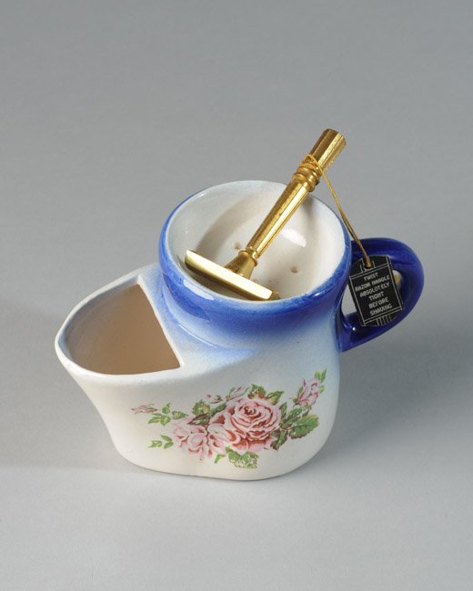 Vintage Shaving Razor and Mug (1 of 6)