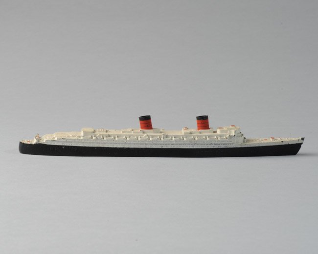 Diecast Queen Elizabeth Ocean Liner Model (1 of 5)