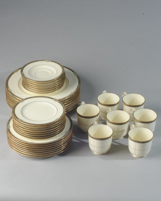 Lot of Noritake Covina Bone China Dinnerware: Seven 10 1/2" plates, eight 8 1/4" plates, eight 6 1/2" plates, seven cups and saucers.