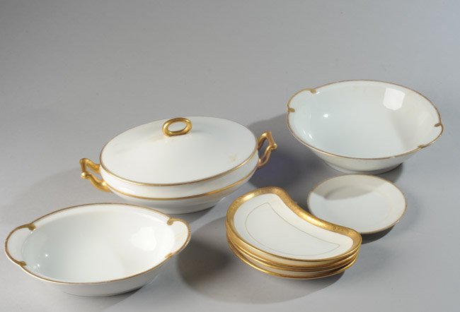 Mixed Lot of China: Including four Mintons bone dishes, Bavarian tureen, two Bavarian bowls and a plate, some damage. Largest H: approx. 5".