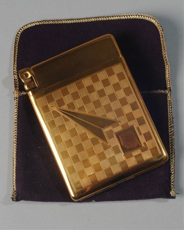 Royal Caselite Vintage Cigarette Case & Lighter: Approx. 4 1/2" x 3 1/4".