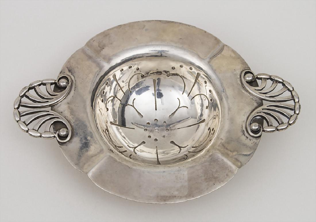 Jugendstil Teesieb / A Georg Jensen tea strainer, Georg (1 of 3)