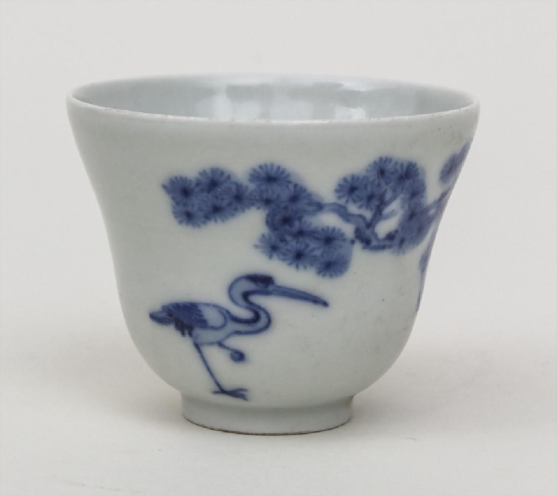 Koppchen mit Blaumalerei / A small cup with blue (1 of 3)