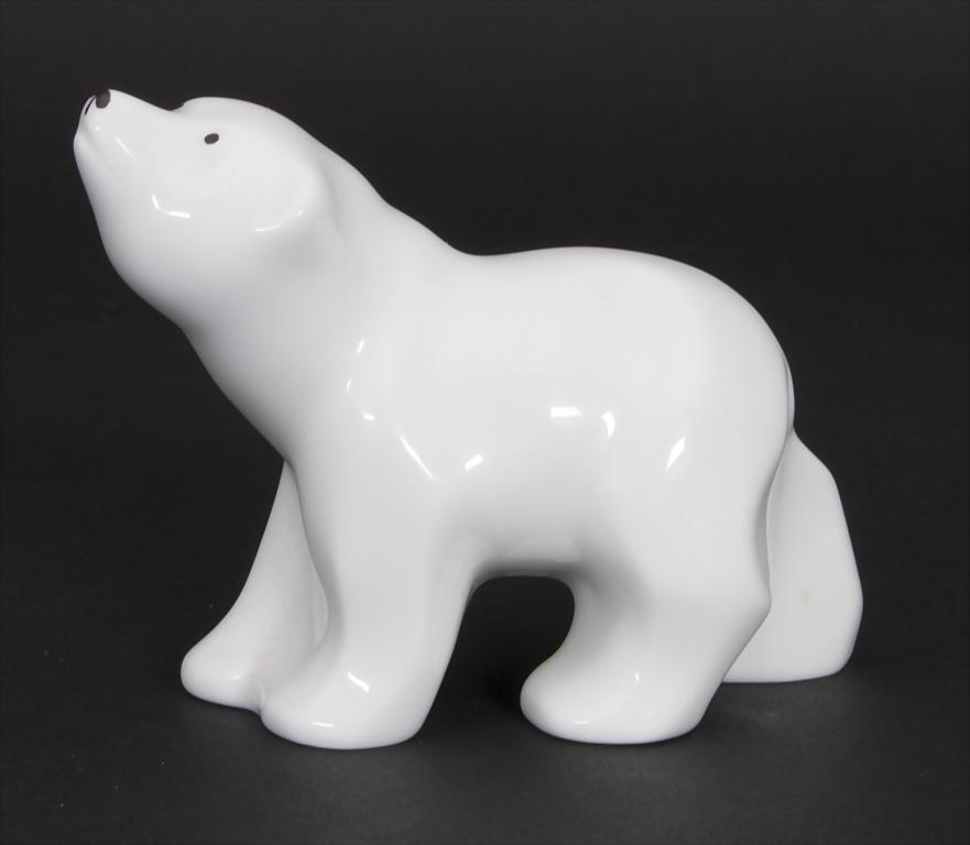 Eisbär / An icebear, KPM, Berlin Material: Porzellan,: Eisbär / An icebear, KPM, Berlin Material: Porzellan, weiß glasiert, Marke: grüne und schwarze Firmenmarke, Länge: 10 cm, Zustand: gut, keine Chips oder Restaurierungen