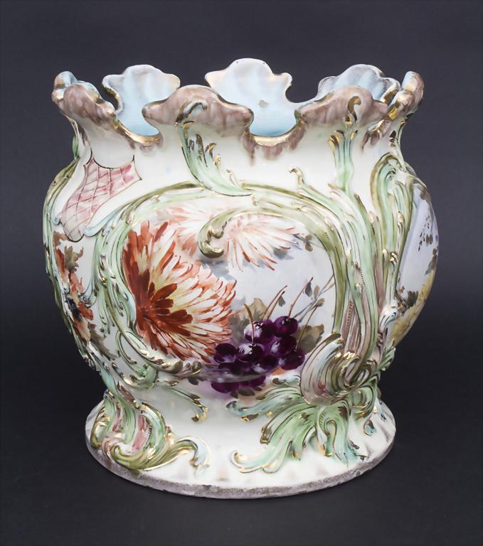Sektkühler / A champagne cooler, Villeroy & Boch,: Sektkühler / A champagne cooler, Villeroy & Boch, Schramberg, um 1910 Material: Fayence, polychrom gefasst, glasiert, Marke: gepresste Firmenmarke, Model-Nr.: 988, Maße: 29 x 30 cm, Zustand: einige 
