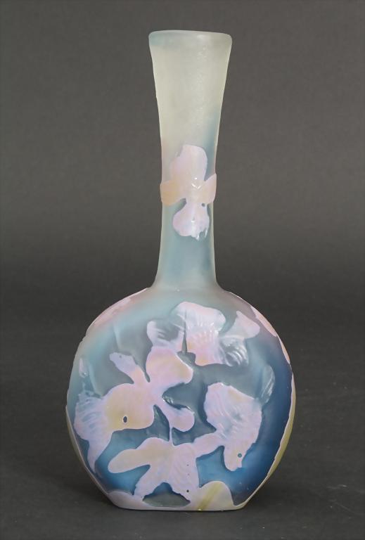 Jugendstil-Vase / An Art Nouveau cameo glass vase, (1 of 8)