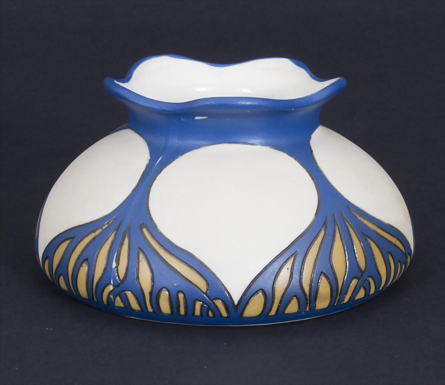 Jugendstil Vase / An Art Nouveau vase, Mettlach, um (1 of 4)