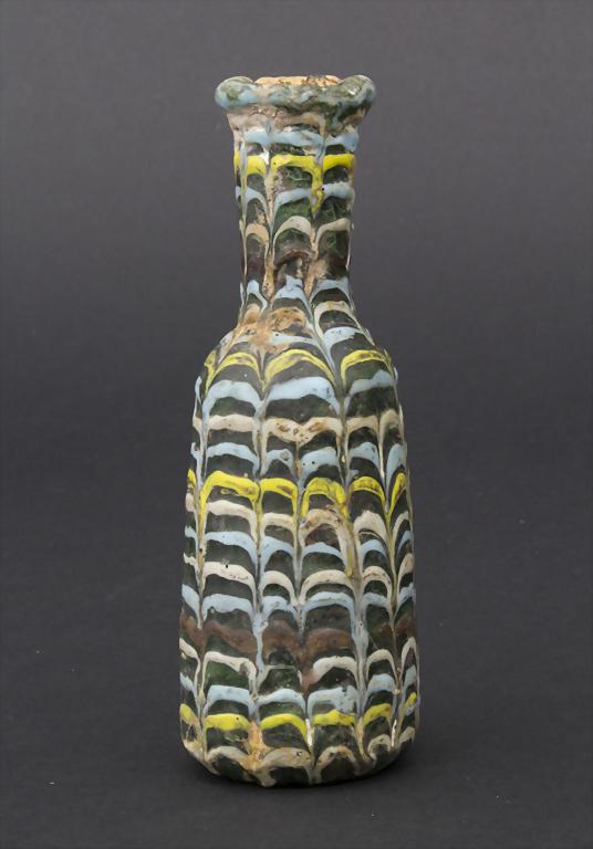 Tränenflasche, wohl Orient Material: schwarzes Glas, (1 of 6)