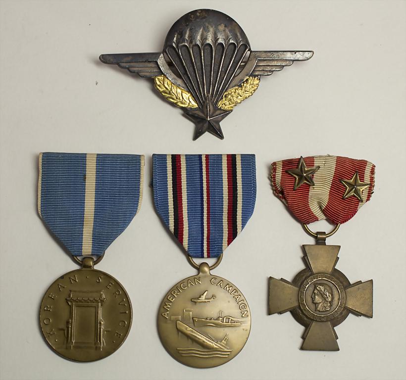 Sammlung Orden, USA und Frankreich / A collection of: Sammlung Orden, USA und Frankreich / A collection of honour medals, United States and France USA - Korean Service Medal, USA - American Campaign Medal, Frankreich - Fallschirmspringer Abzeichen, Frank