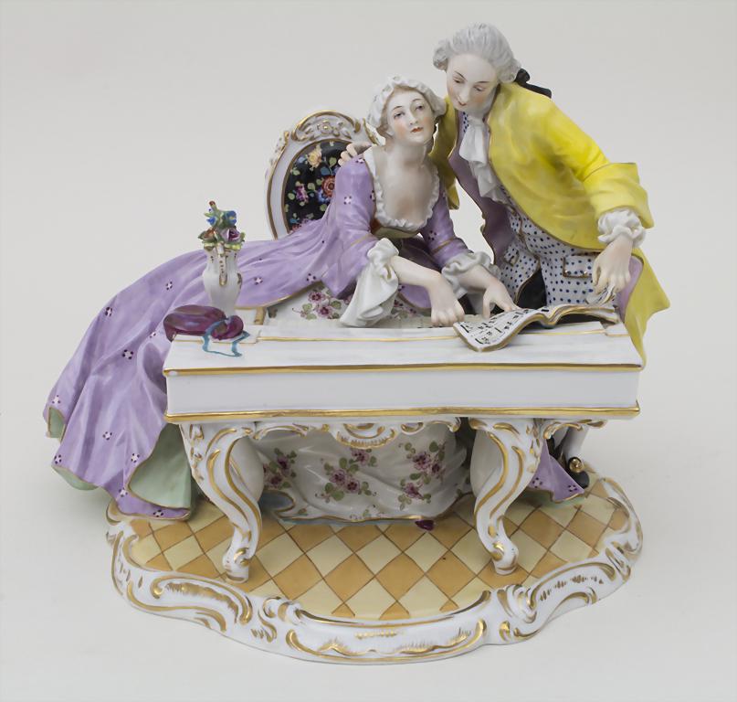 Figurengruppe 'Die Klavierstunde' / A figural group: Figurengruppe 'Die Klavierstunde' / A figural group 'The piano lesson', Aelteste Volkstedt-Rudolstadt, um 1900 Material: Porzellan, weiß, polychrom bemalt und glasiert, Marke: unterglasurblaue Marke,