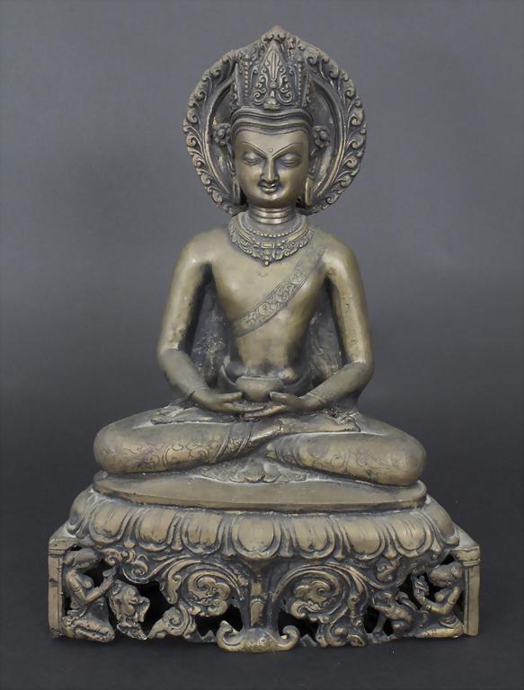 Bronzefigur 'Buddha' / A bronze figure 'Buddha', (1 of 9)