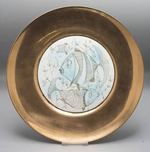 Wandteller / A copper-enamel wall plate, wohl Hilda: Wandteller / A copper-enamel wall plate, wohl Hilda Jesser oder Eva Scherer, Wien Material: Kupfer, Spiegel mit großer Emaileinlage mit Unterwasserdekor mit Fischen, Marke/Signatur: keine, Maße: H.