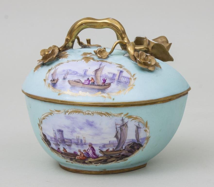 Deckeldose mit Hafenszenen/ Lidded Box With Harbor (1 of 4)