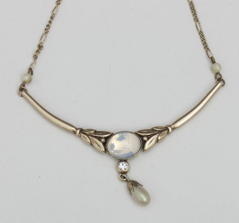 Kleines Collier mit Mondstein-Cabochon/ Necklace With (1 of 1)