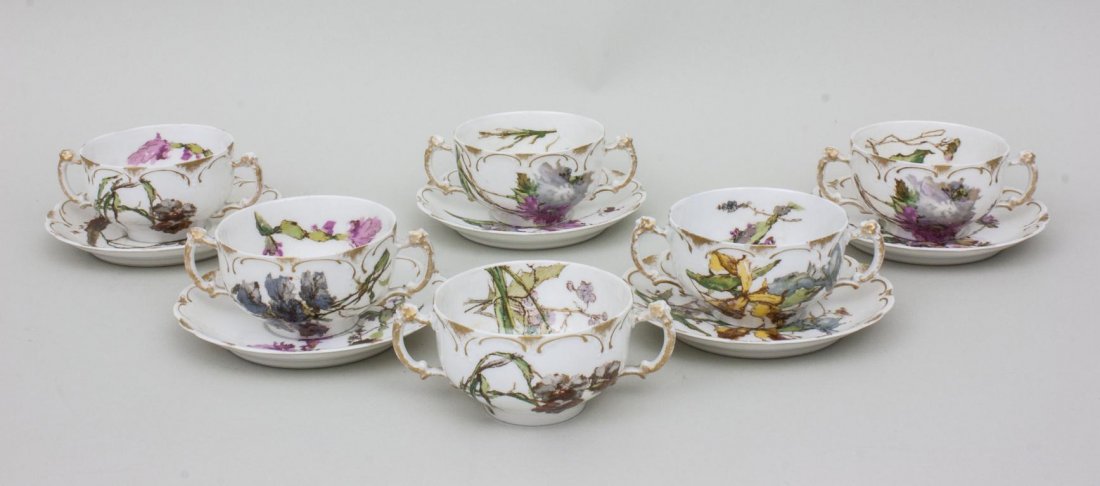 5 Jugendstil Doppelhenkeltassen mit UT / 5 Art Nouveau: 5 Jugendstil Doppelhenkeltassen mit UT / 5 Art Nouveau Two-handled Cups and Saucers, Frank Haviland, Limoges, ca. 1900 Material: Porzellan Marke: grne u. rote Manufakturmarke Dekor: unterschiedliche B