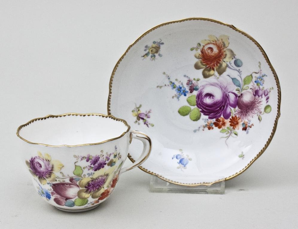 Tasse mit UT, Meissen, 2. Hälfte 19. Jh. Form 'Neuer (1 of 2)