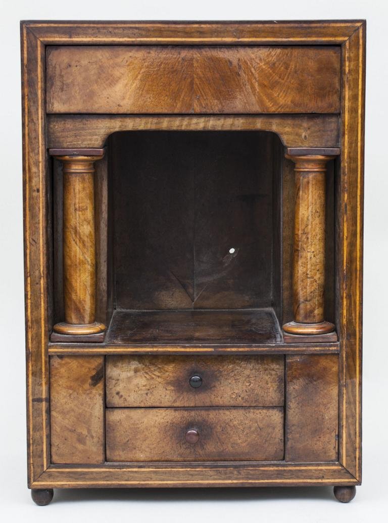 Kleines Kabinettschränkchen mit 7 Schubladen / Small (1 of 8)