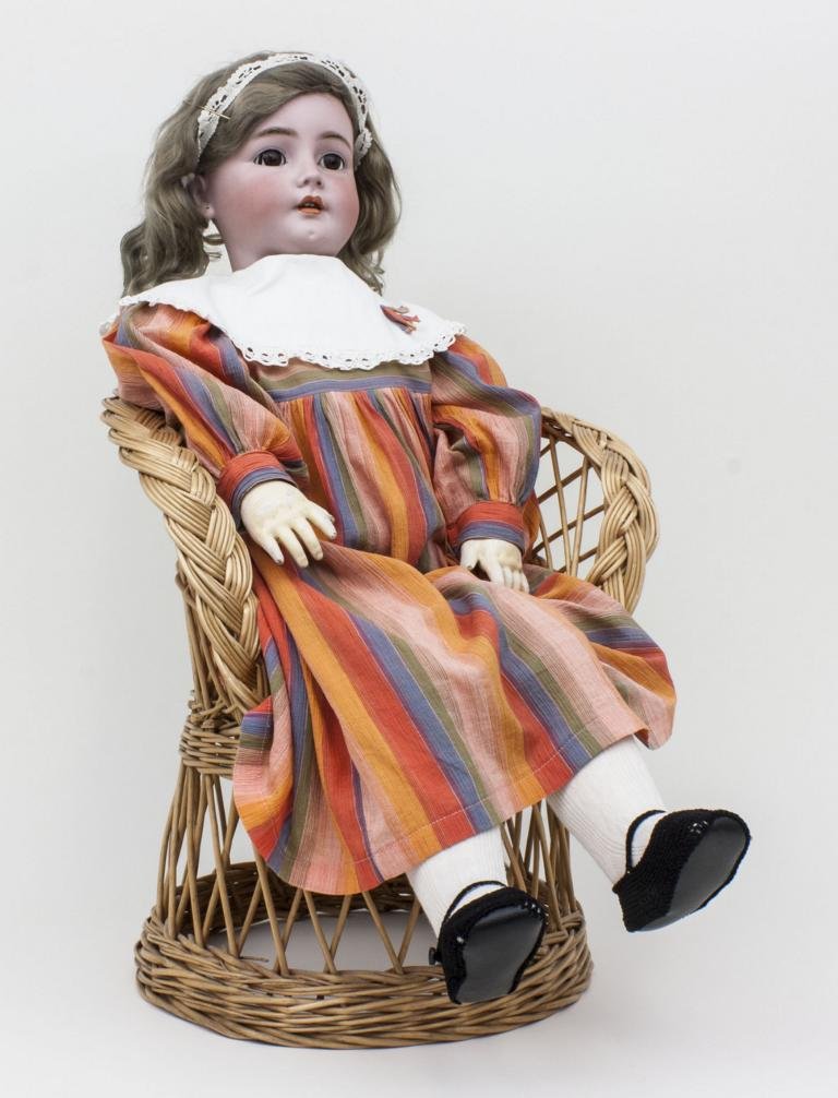 Große Porzellankopfpuppe / Bisque Porcelain Head Doll, (1 of 3)