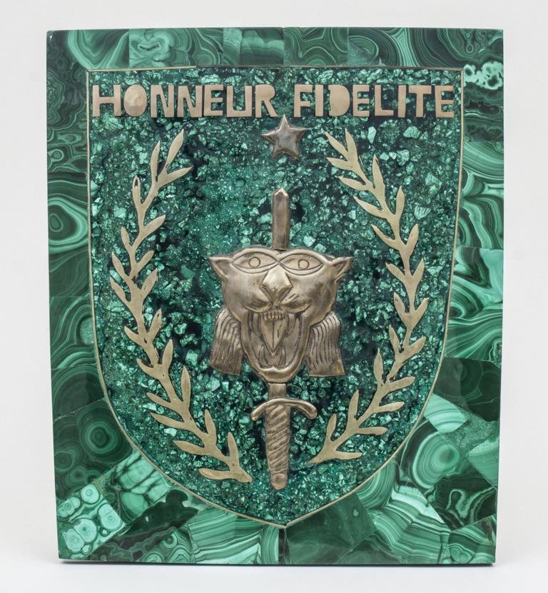 Große Malachit Platte mit Schild 'Honneur Fidelité' / (1 of 3)