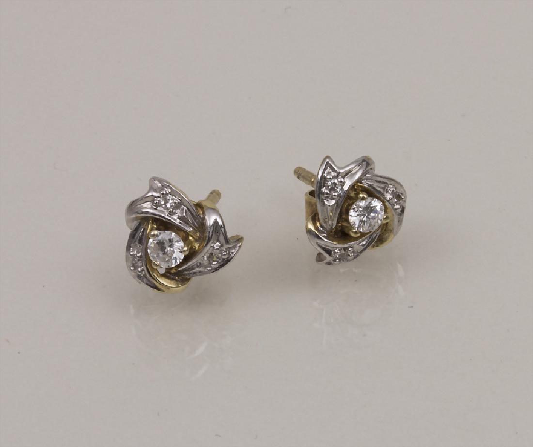 Paar Ohrstecker mit Brillant / A Pair of Ear Studs with (1 of 1)