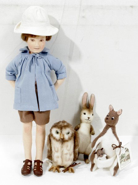 R. JOHN WRIGHT WINNIE THE POOH CHARACTER DOLLS: R. JOHN WRIGHT DOLLS INC., CAMBRIDGE, N.Y, 'WINNIE - THE - POOH' LTD.ED. CHARACTER DOLLS, H 4" - 12:Having 1 'Pocket Owl' Ltd. Ed. #1912/3500, H 4", with certificate of authenticity dated Dec. 20, 199