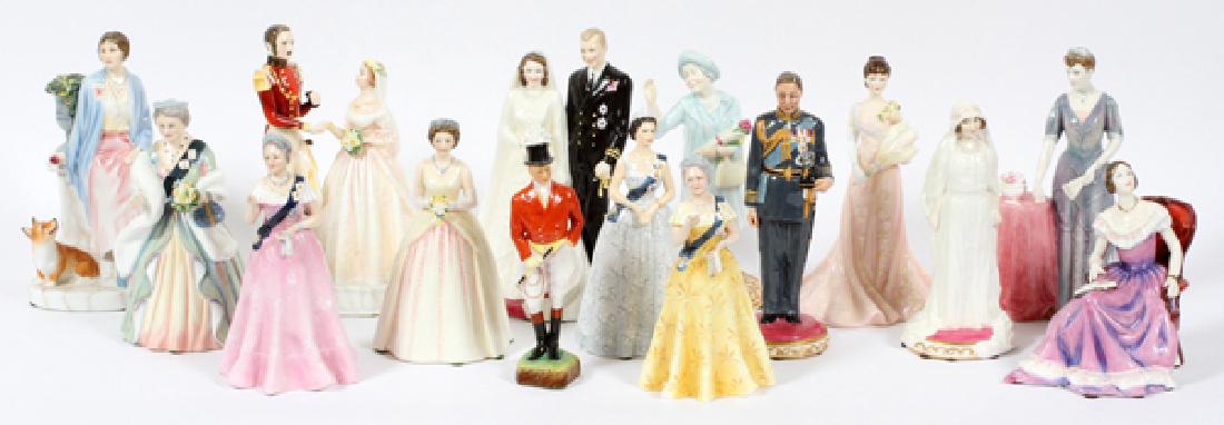 ROYAL DOULTON PAINTED PORCELAIN FIGURINES 15 PIECES (1 of 4)