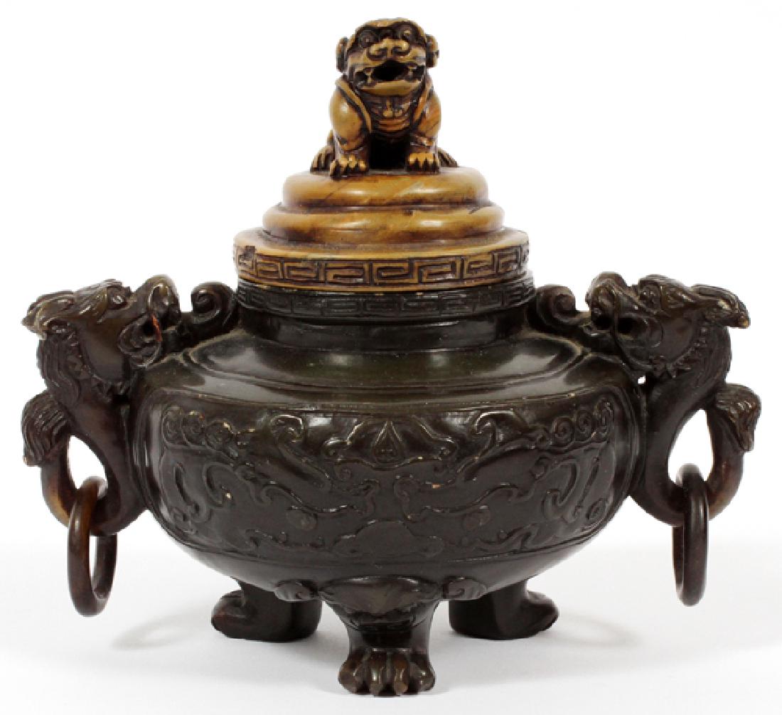 CHINESE CARVED HARD STONE COVERED JAR (1 of 3)