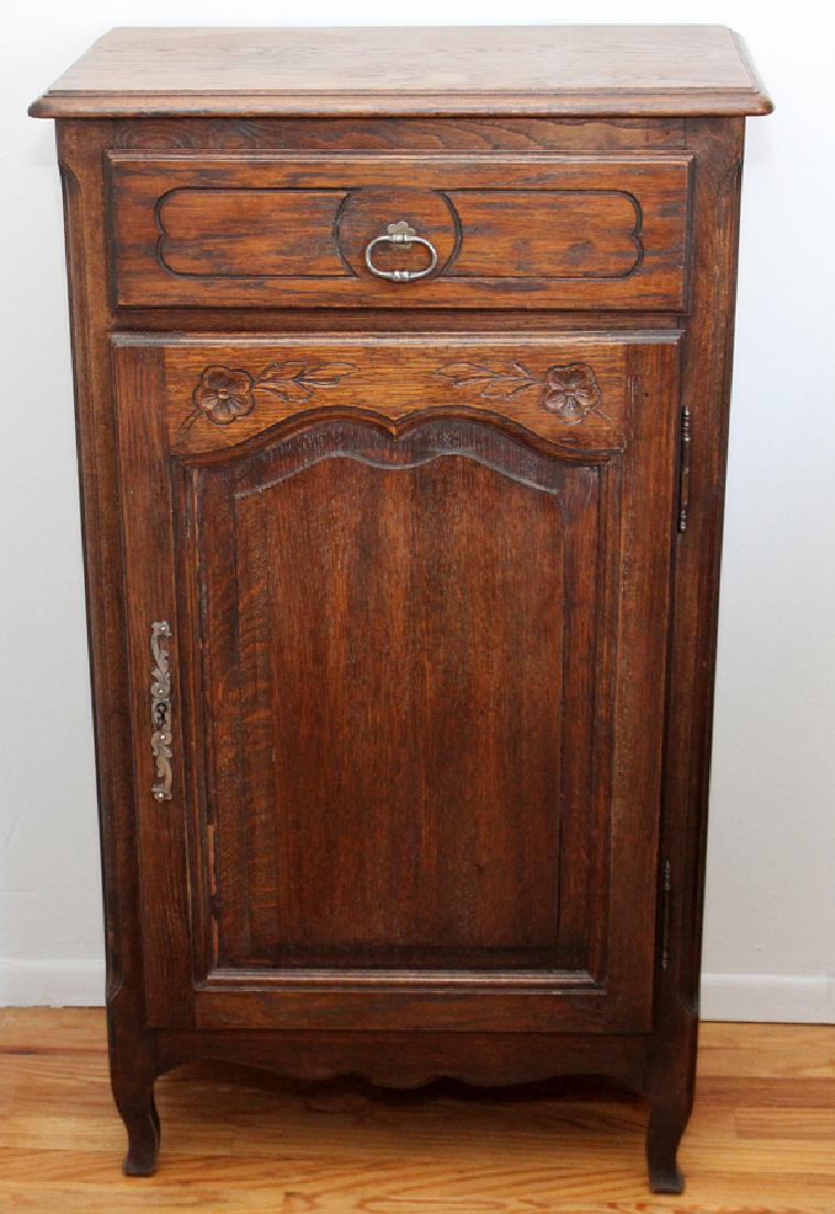 ANTIQUE COUNTRY FRENCH OAK CABINET (1 of 2)