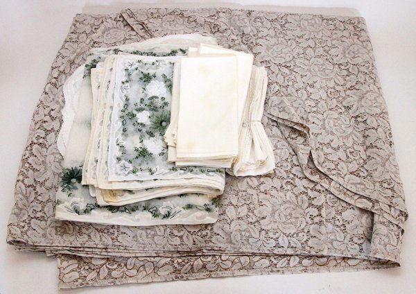 LACE TABLECLOTH (1 of 2)