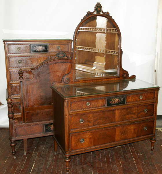 090006 BERKEYGAY MAHOGANY BEDROOM SET C.1920