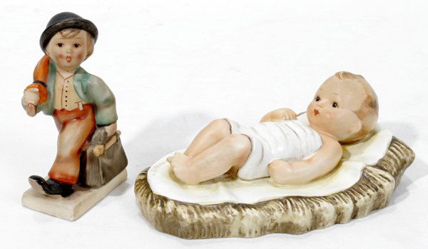 W. GERMANY HUMMEL MERRY WANDERER #18 CHRIST: W.GERMANY HUMMEL MERRY WANDERER,#18 CHRIST CHILD 1950, TWO FULL BEE V, H 4 1/2", W 3 3/4", L 6 1/2":