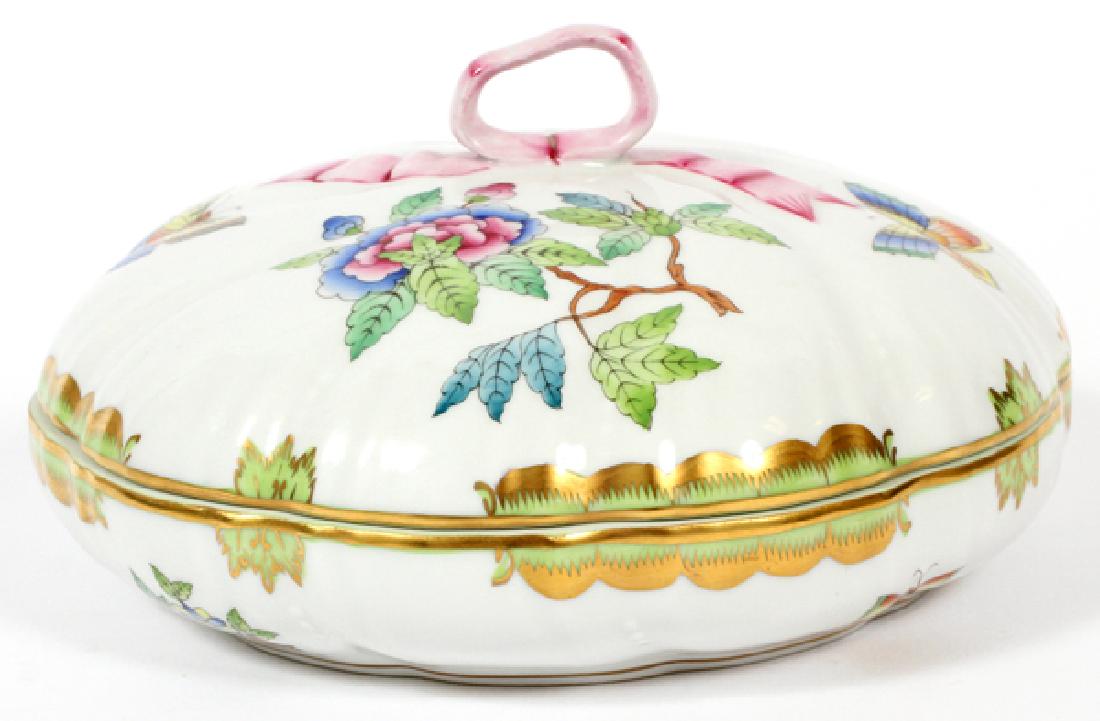 HEREND 'QUEEN VICTORIA' PORCELAIN CANDY BOX (1 of 3)