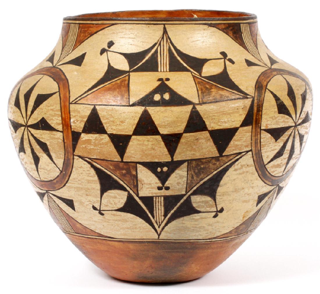 ACOMA NATIVE AMERICAN POTTERY JAR 1900-1920 (1 of 3)