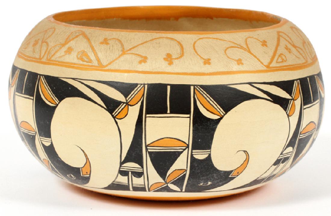 ACOMA POTTERY POT 1985 (1 of 2)