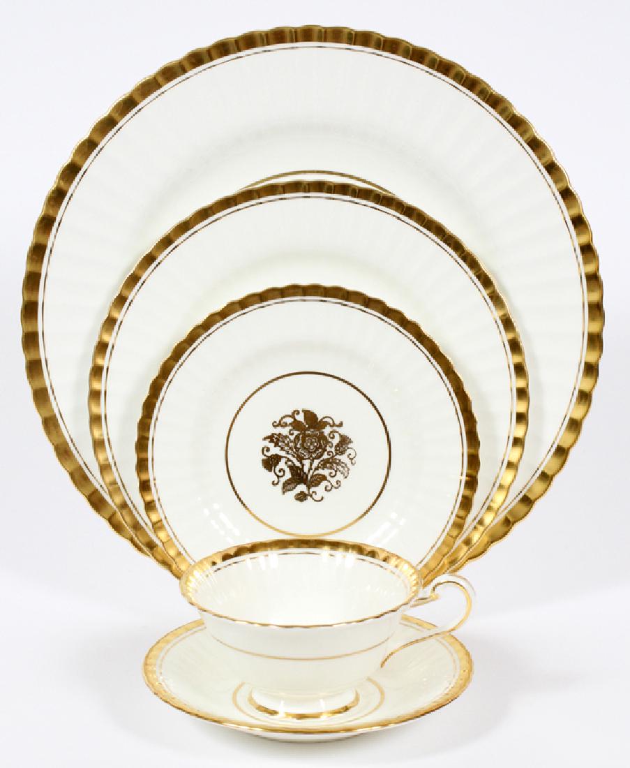 PARAGON COLONNADE PORCELAIN SERVICE 38 PIECES (1 of 2)