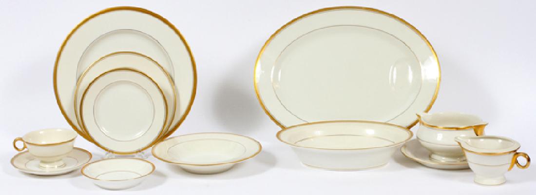 THEODORE HAVILAND 'OXFORD' PORCELAIN SERVICE FOR 12 (1 of 3)