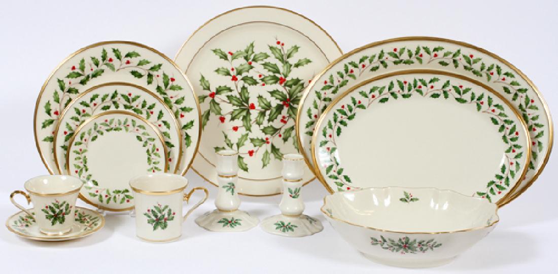 LENOX 'HOLIDAY' PORCELAIN SERVICE 111 PIECES (1 of 3)