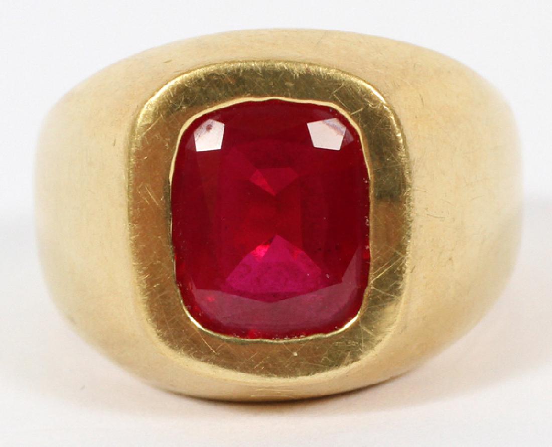 18KT YELLOW GOLD SYNTHETIC STONE MAN'S RING (1 of 2)