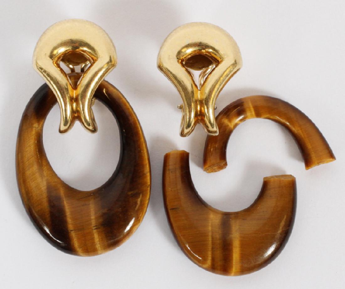 18KT YELLOW GOLD EARRINGS PAIR (1 of 2)