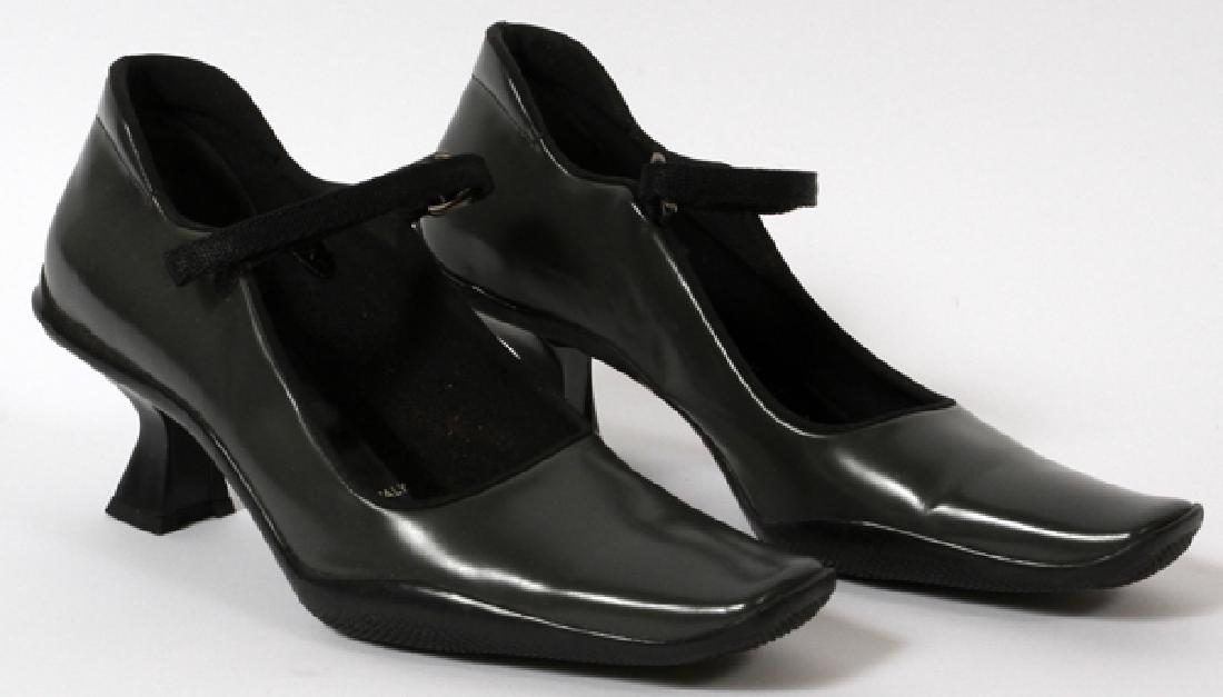 PRADA GREY LEATHER PUMPS W/ CROSS STRAP SIZE 37.5 (1 of 5)